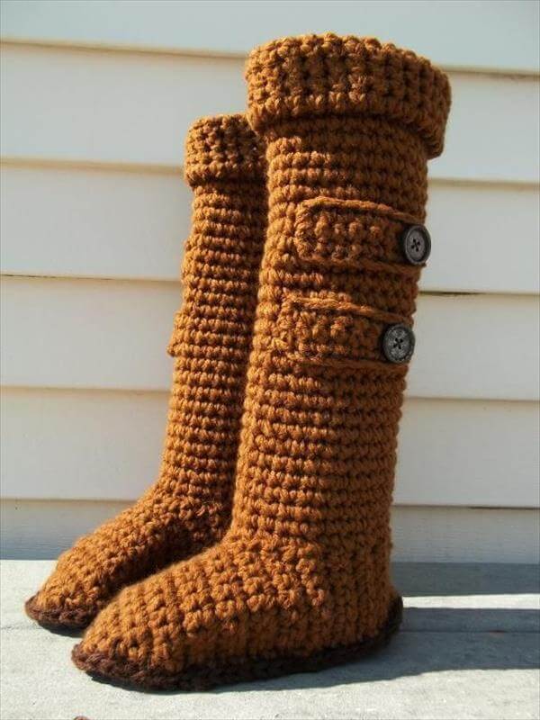 Brown color slipper boots from crochet